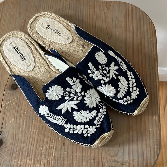 SOLUDOS Canvas Embroidered Slides - Picture 1 of 4